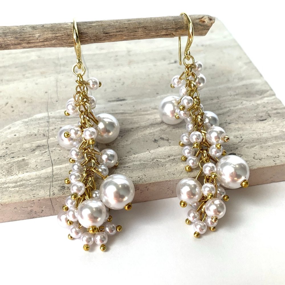 NEW~ Anthropologie Pearl Cluster Drop Earrings - Picture 3 of 8
